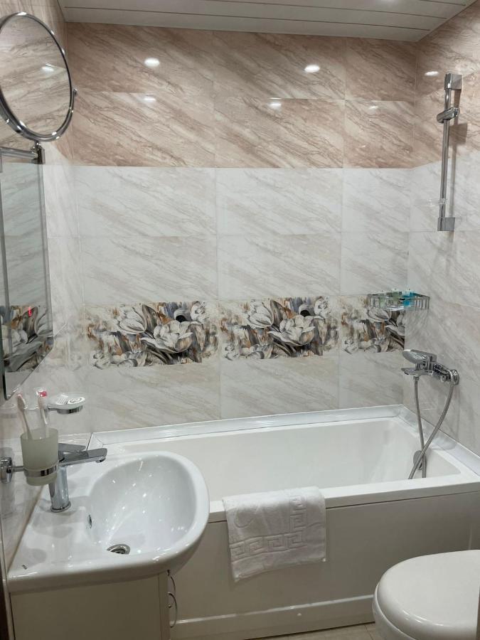 Anga Yerevan Hotel Εξωτερικό φωτογραφία