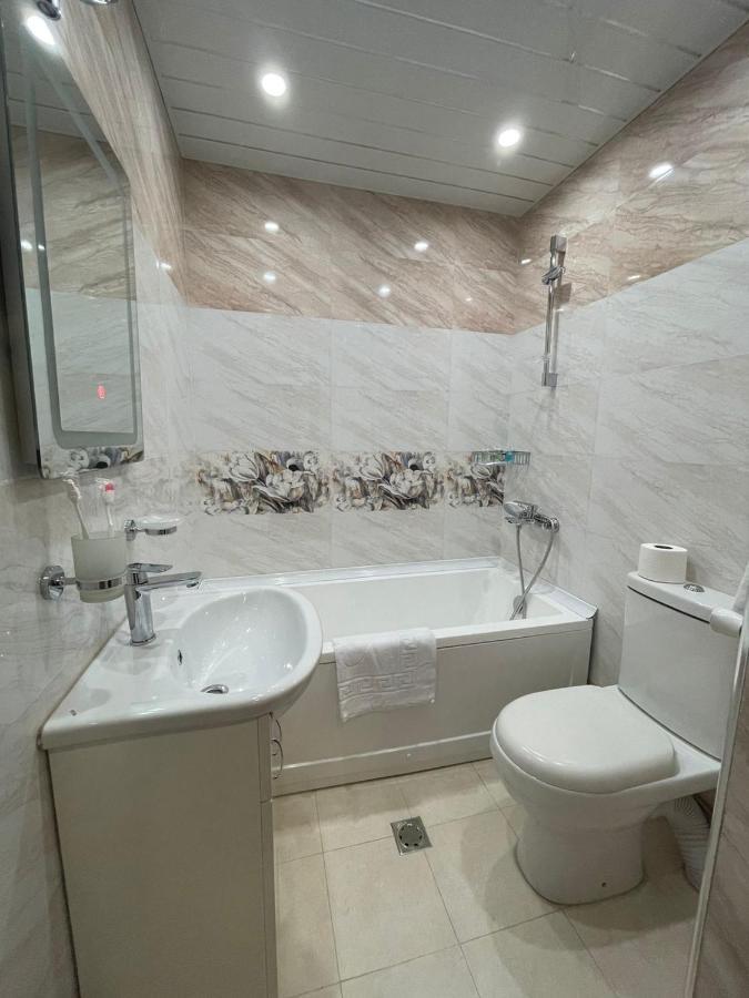 Anga Yerevan Hotel Εξωτερικό φωτογραφία